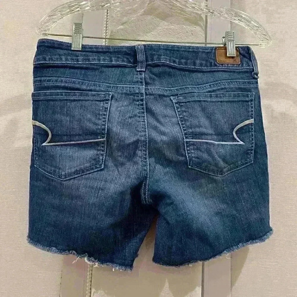 American Eagle Stretch Bermuda Shorts 14” across Sz 6 in EUC! - Picture 5 of 6